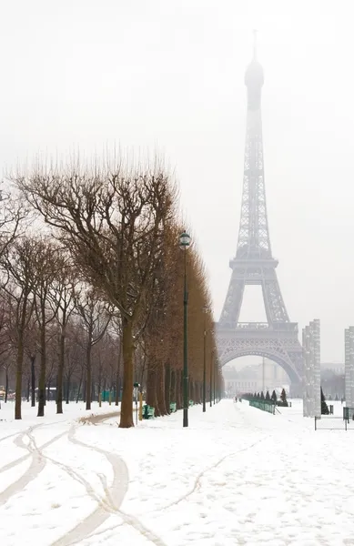 Dia nevado em Paris — Fotografia de Stock