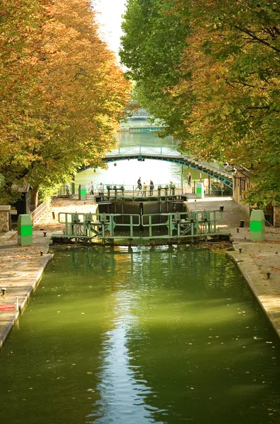 Красивый канал Сен-Мартен — стоковое фото