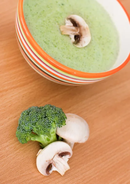 Sopa de creme de brócolis e champignon — Fotografia de Stock