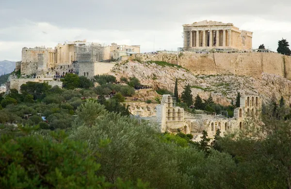 在雅典 akropolis 的视图 — 图库照片