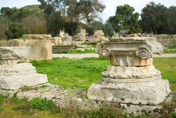 Colunas antigas em Archea Olympia — Fotografia de Stock