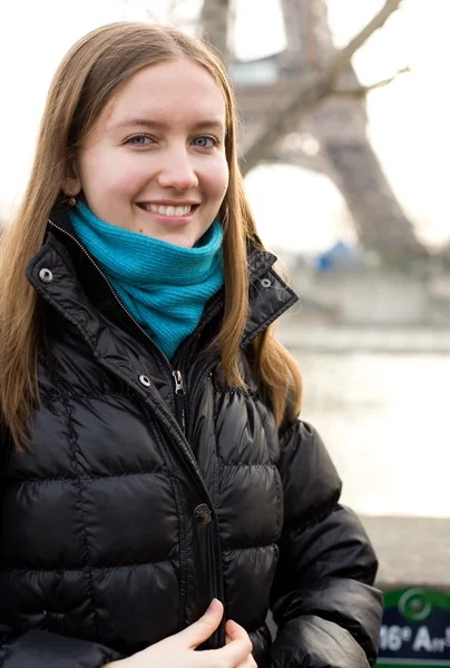 Beautiful happy young girl in Paris — Stock Photo, Image