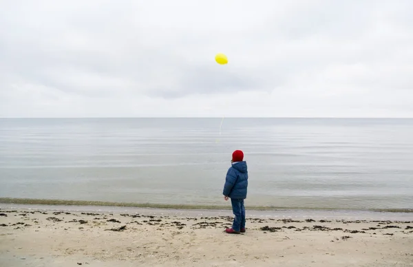 气球和儿童. — 图库照片