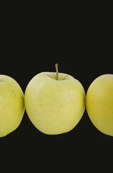 Äpplen på svarten. — Stockfoto
