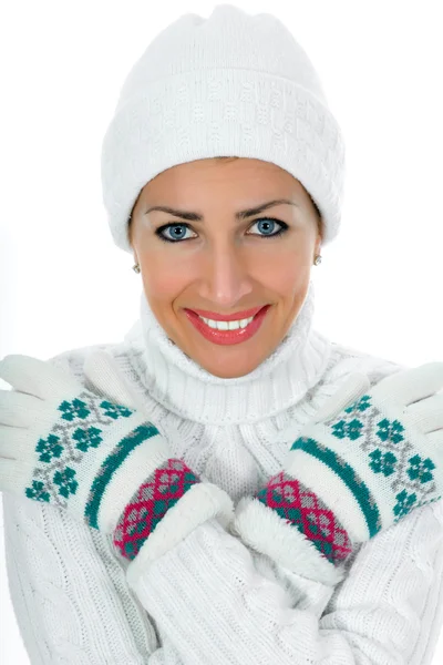 Красивая женщина в белом свитере — стоковое фото