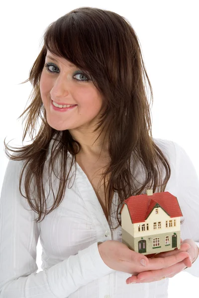 Деловая женщина рекламирует недвижимость — стоковое фото