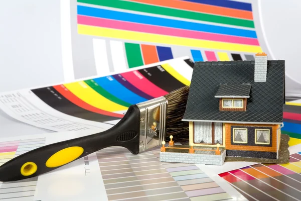 Kolorowanki z domu przez farby. — Zdjęcie stockowe
