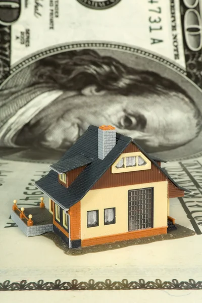 Huis op grote dollar — Stockfoto