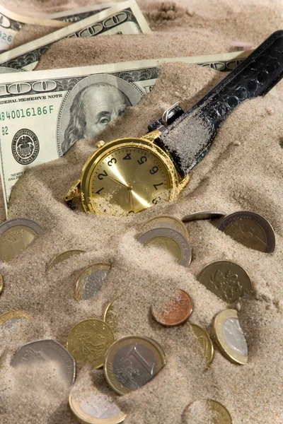 Reloj y crisis financiera — Foto de Stock
