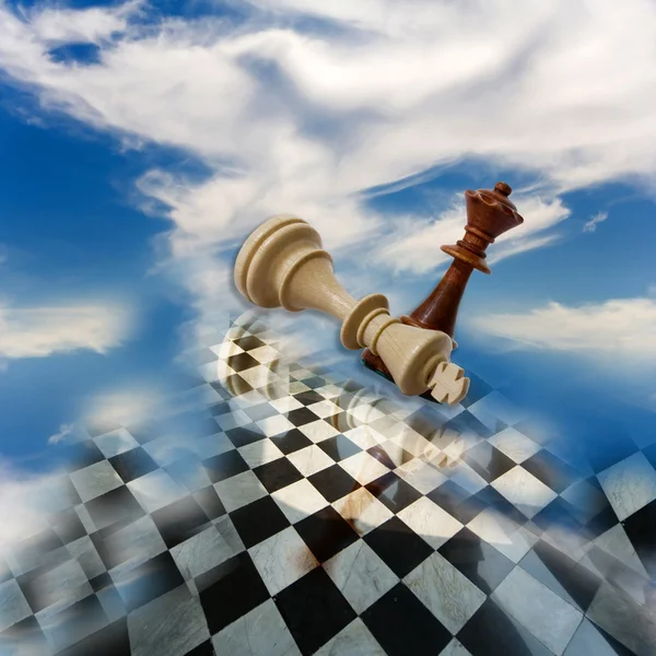 Composição de xadrez no fundo — Fotografia de Stock