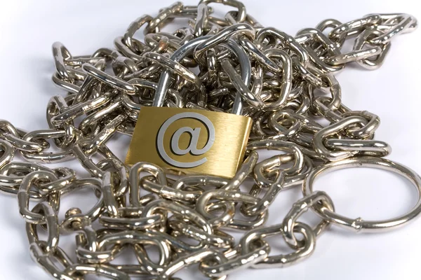 Охороні вашої електронної пошти та Інтернету — стокове фото