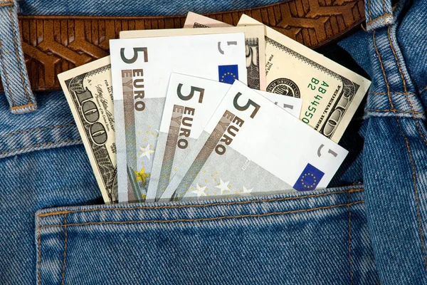 Jeans mit Geld. — Stockfoto