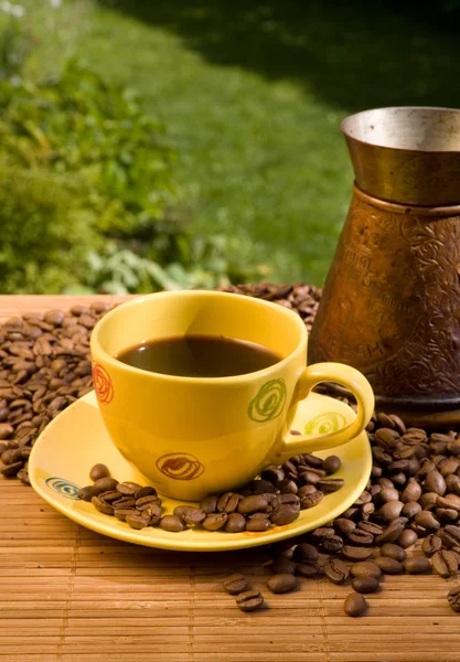 노란 커피 잔 — 스톡 사진