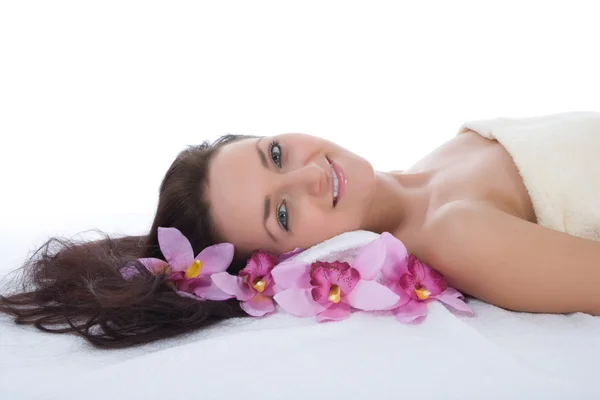 Mujer atractiva recibiendo tratamiento de spa — Foto de Stock