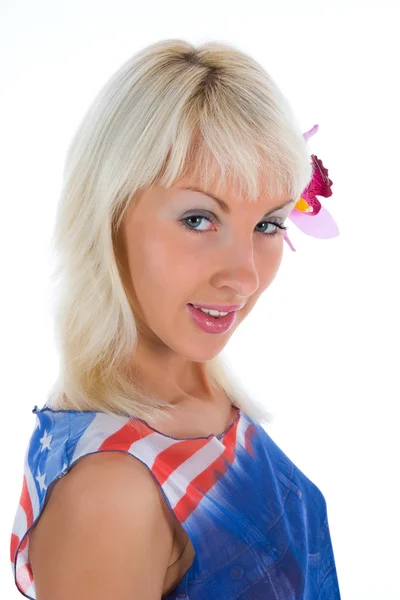 Amerikan bayrağı üzerinden elbiseli kız — Stok fotoğraf