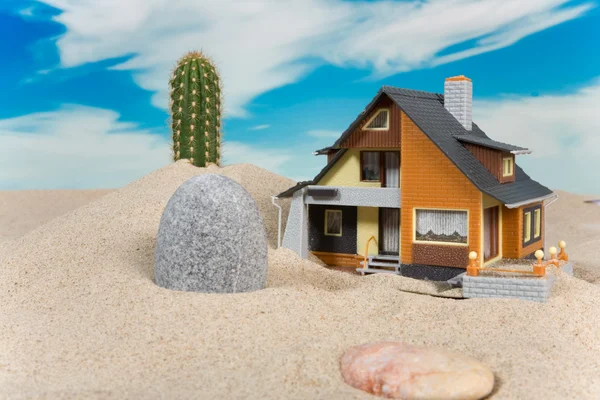 Ház a homokon. — Stock Fotó