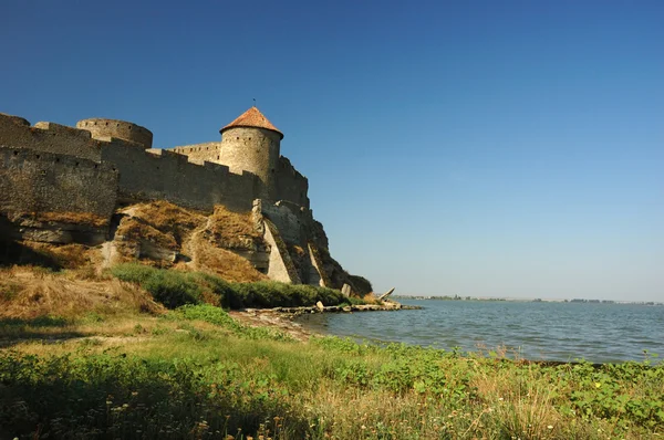 Old moldavian fortress on the river bank — Stock Photo, Image
