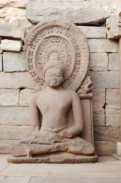 Standbeeld van Boeddha zit — Stockfoto