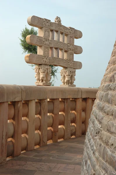 サーンチーの偉大な仏舎利塔の内部 — 图库照片