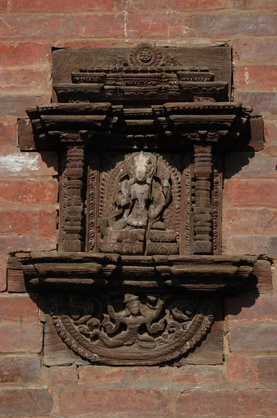 Janela velha no palácio de Bhaktapur, Nepal — Fotografia de Stock