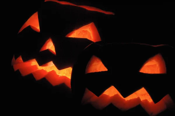 Dos calabazas de halloween - Jack O Lanterns — Foto de Stock