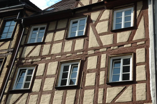 Традиционный немецкий полудеревянный дом — стоковое фото