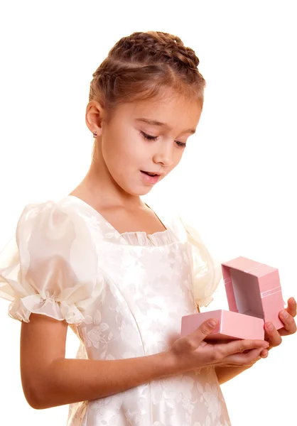 Klein meisje en cadeau — Stockfoto