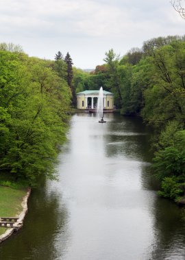 Çeşme ve park lake