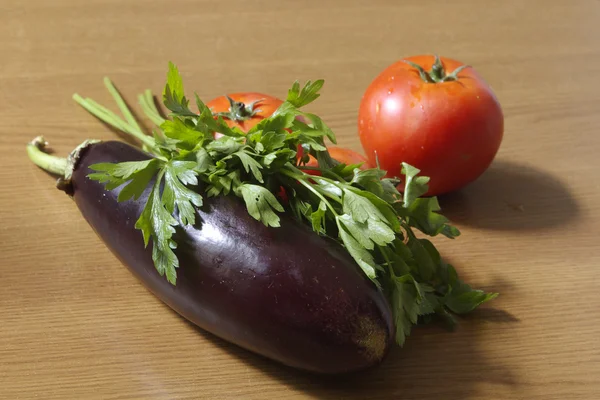 Bakłażan reklamy pomidory — Zdjęcie stockowe