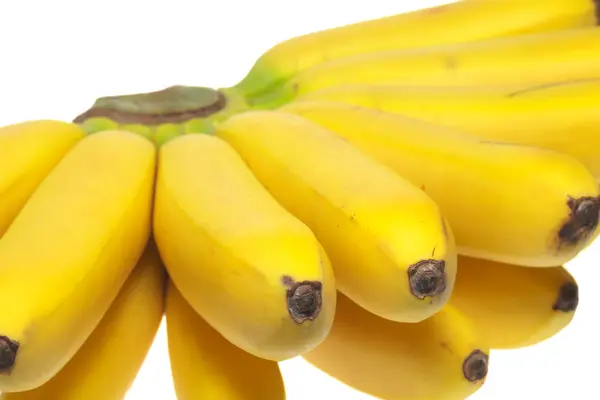 Свіжі банани ізольовані — стокове фото