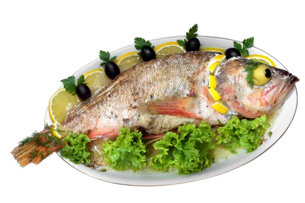 Ryba pieczona na białym tle — Zdjęcie stockowe