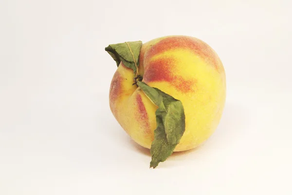 Ripe fresh peach — Stock Photo, Image