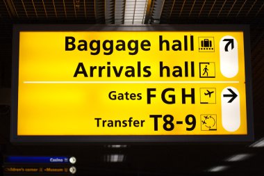 Havaalanında bilgi işareti