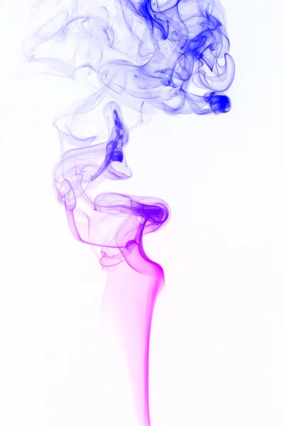 Fumo su sfondo bianco — Foto Stock