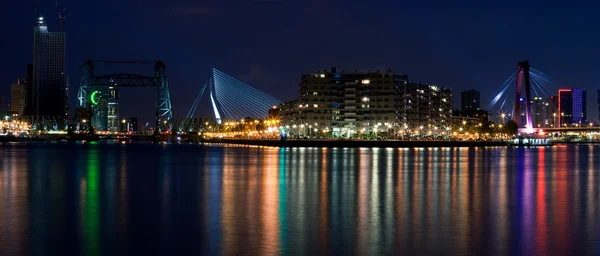 Três pontes de Roterdão. Boa noite. — Fotografia de Stock