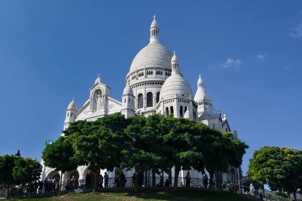 圣心大教堂-在巴黎著名的大教堂 — 图库照片