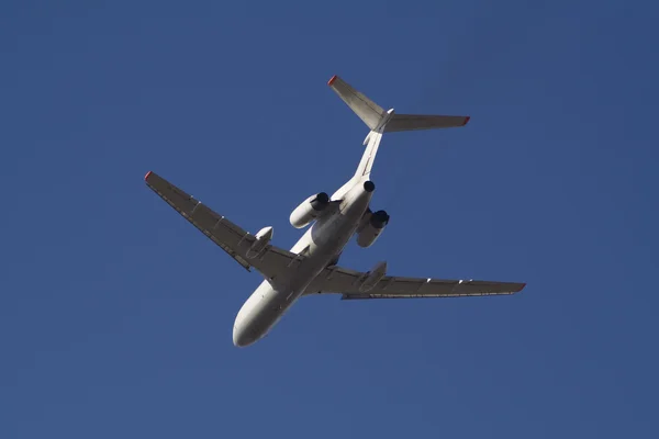 Flying passenger plane 2 — Stock Photo, Image