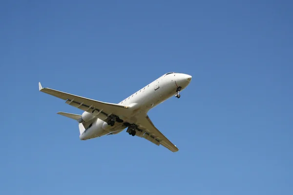 Landing jet — Stock Photo, Image