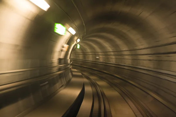 Tunnel de métro, mouvement flou — Photo