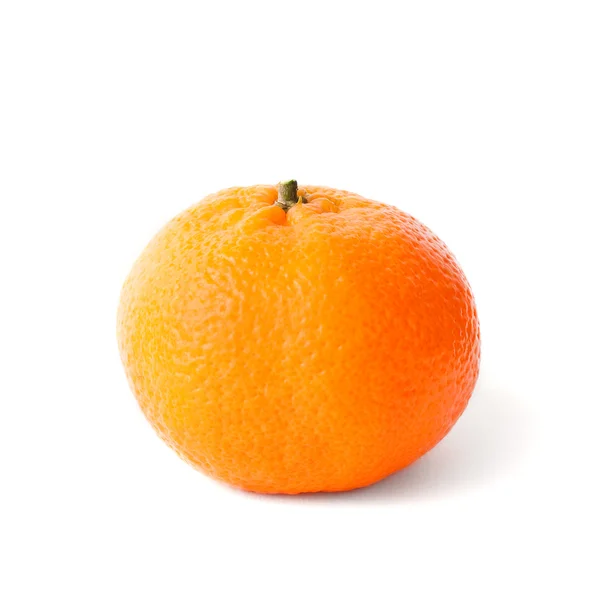 Mandarina fresca isolada — Fotografia de Stock