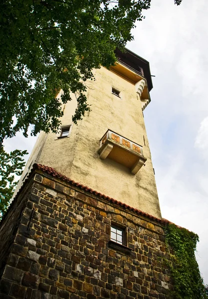 Башня Дианы с земли — стоковое фото