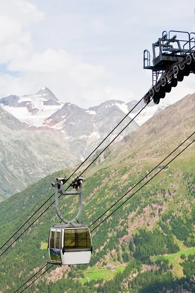 Cable car high in the mountains Royalty Free Stock Images