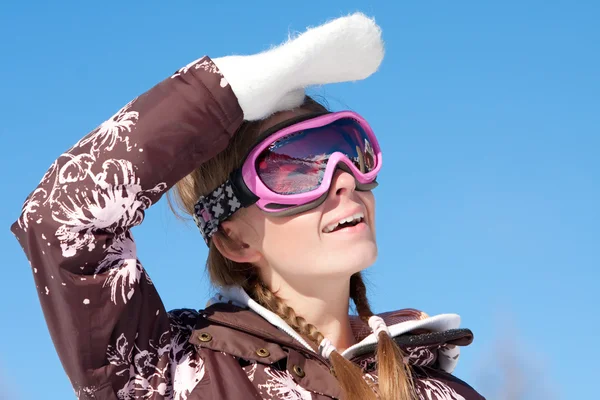 Giovane ragazza che indossa maschera da sci — Foto Stock