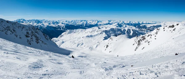 Panorama de pistas de esqui — Fotografia de Stock