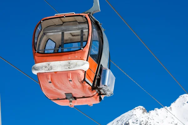 Empty gondola lift — Stock Photo, Image
