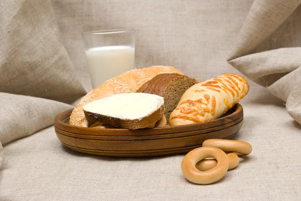 Milk and bread — Stock Photo, Image