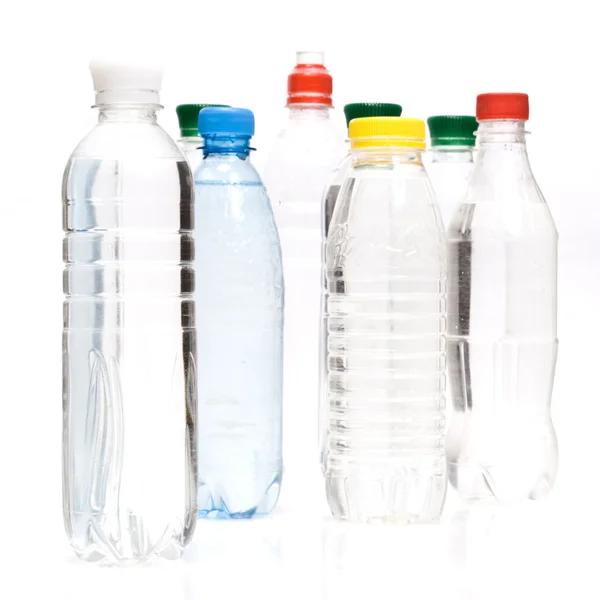 Пластикові пляшки мінеральної води — стокове фото