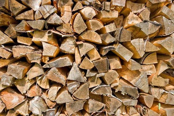 Pile de bois de chauffage coupé — Photo