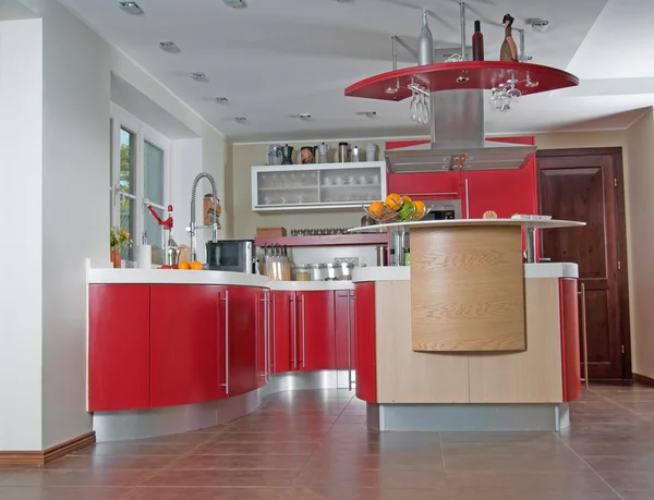 Cozinha moderna vermelha — Fotografia de Stock