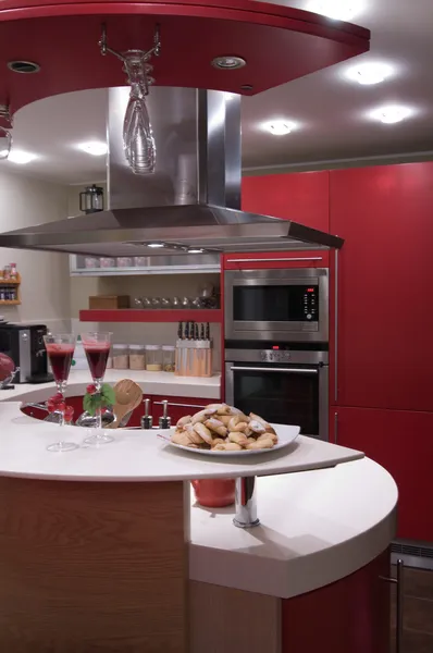 Red modern kitchen. — Stock Photo, Image